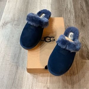 Ugg “Cozy” slipper; size 6 Navy